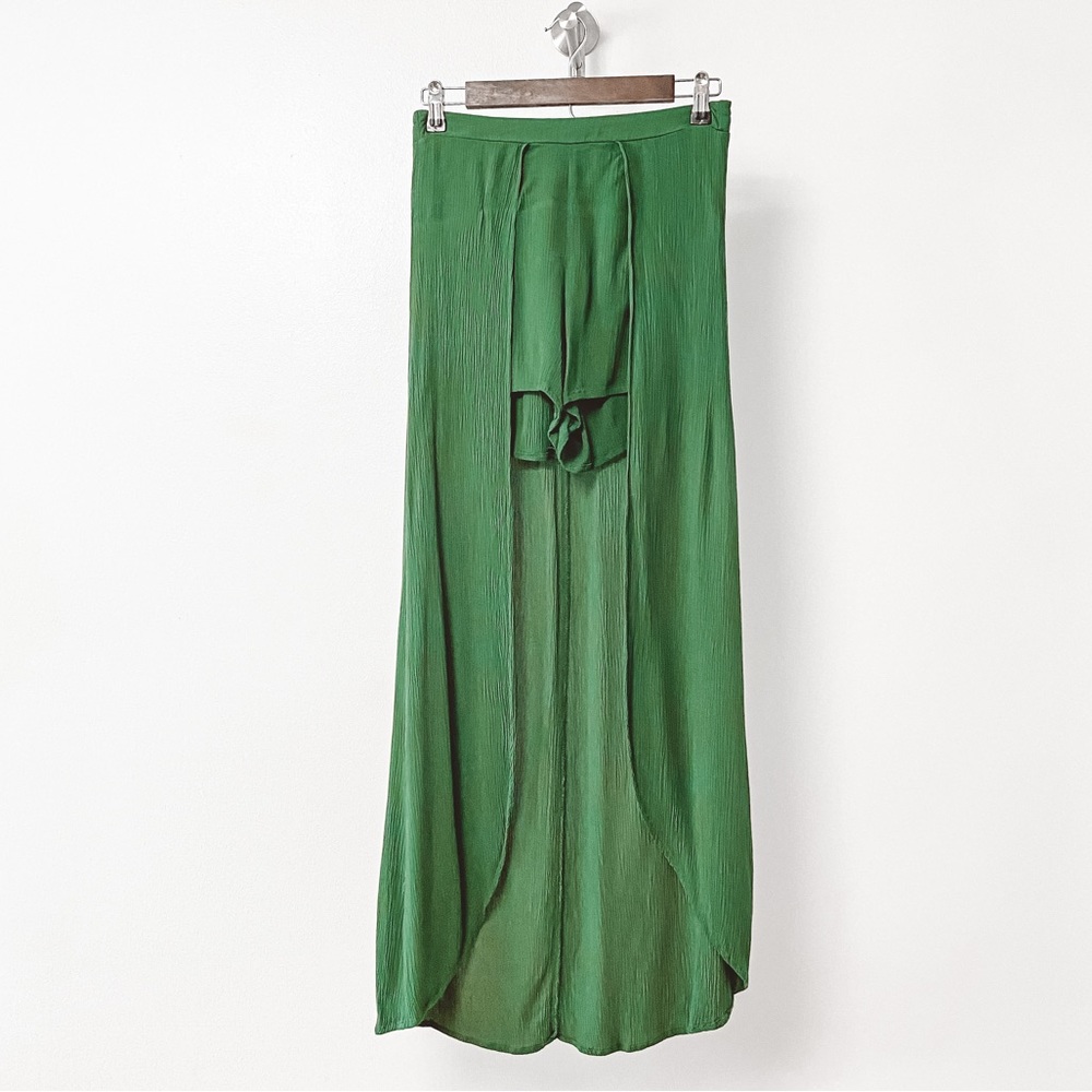 Love Tree Holiday Christmas Casual Chic Peekaboo‎ Shorts w/ Maxi Skirt Green